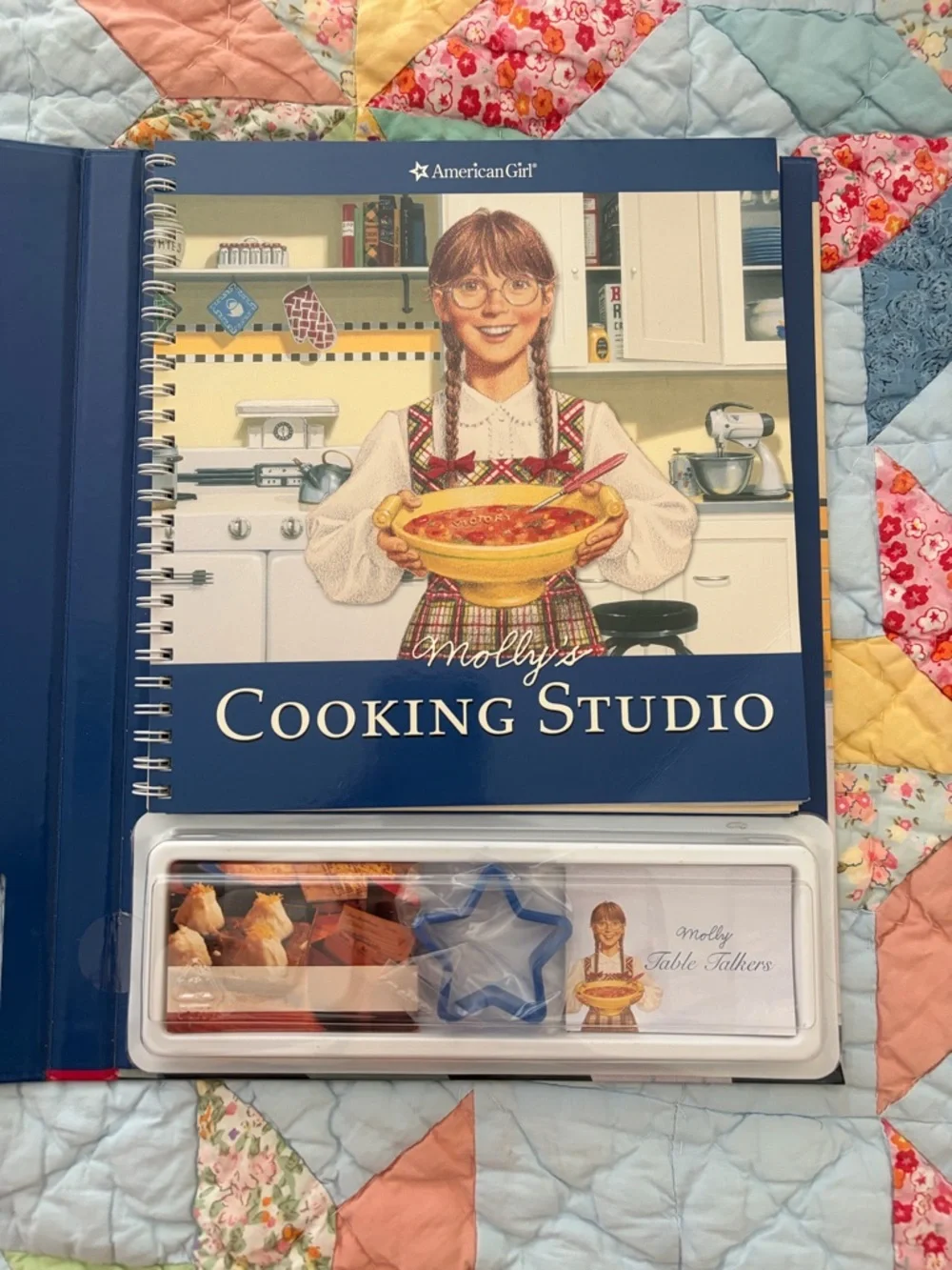 American Girl Molly's Cooking Studio Kit - Blue and Yellow Packaging